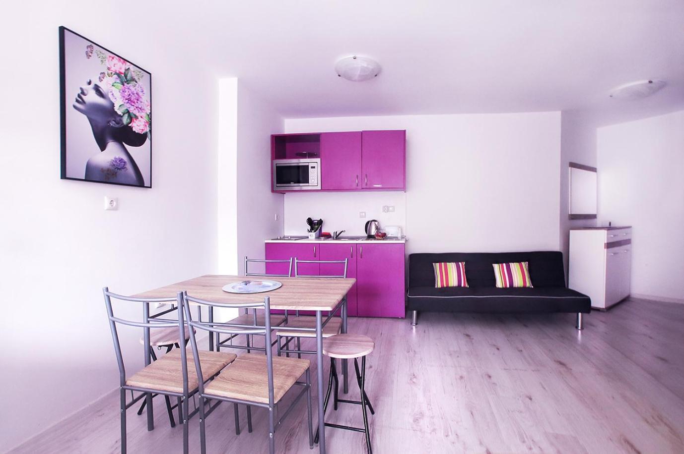 Private Apartment With Parking And Pool Balčik Exteriér fotografie