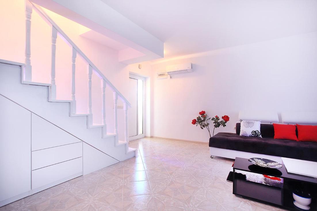 Private Apartment With Parking And Pool Balčik Exteriér fotografie